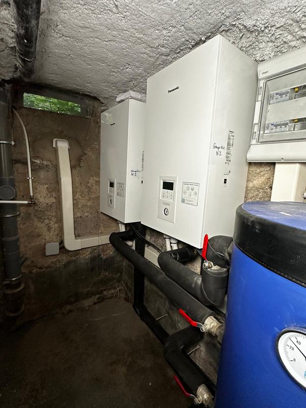 Chaufferie avec pompe à chaleur et ballon d'eau chaude, immeuble de 5 logements à Strasbourg